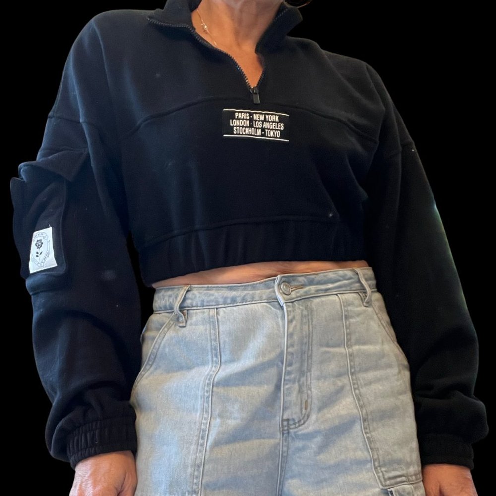 New cropped utility sweat with on point details